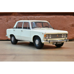 Polski FIAT 125p - the Polish Militia light passenger car